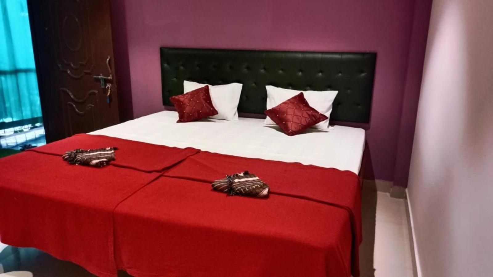 The Leisure Home Stay Shadipur Buitenkant foto
